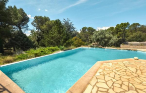 Amazing Home In Uchaux With Jacuzzi